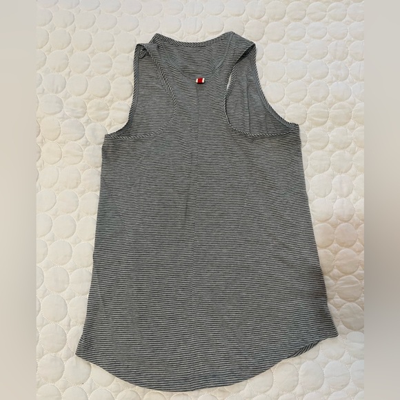 Tracksmith Horizon Tank - Picture 4 of 8